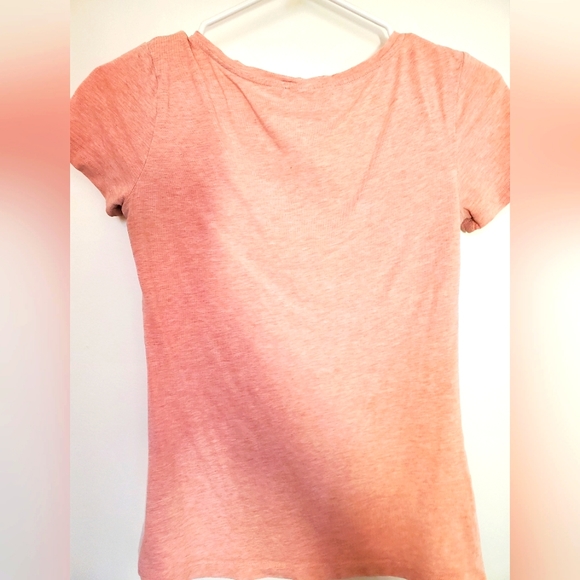 3/$20 H&M Basic Tee - Picture 2 of 3